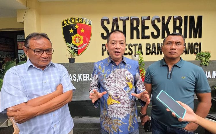 Relawan Paslon 02 Klaim Menang, Baliho Kemenangan Tuai Protes dari Parpol Pengusung Paslon 01