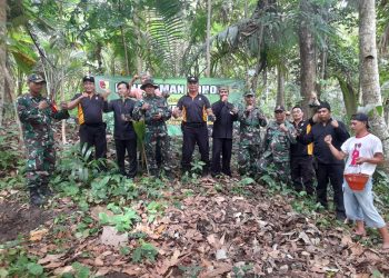 Koramil 0825/02 Giri Tanam 100 Pohon Sukun di Goa Sodong, Dorong Pelestarian Lingkungan dan Wisata