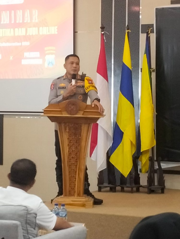 UNAIR dan Polresta Banyuwangi Gelar Seminar Bahaya Narkoba dan Judi Online, Generasi Muda Diajak Berperan Aktif