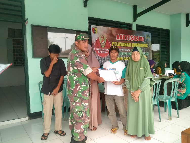 Kodim 0825/Banyuwangi Gelar Bakti Sosial Administrasi Kependudukan di Songgon