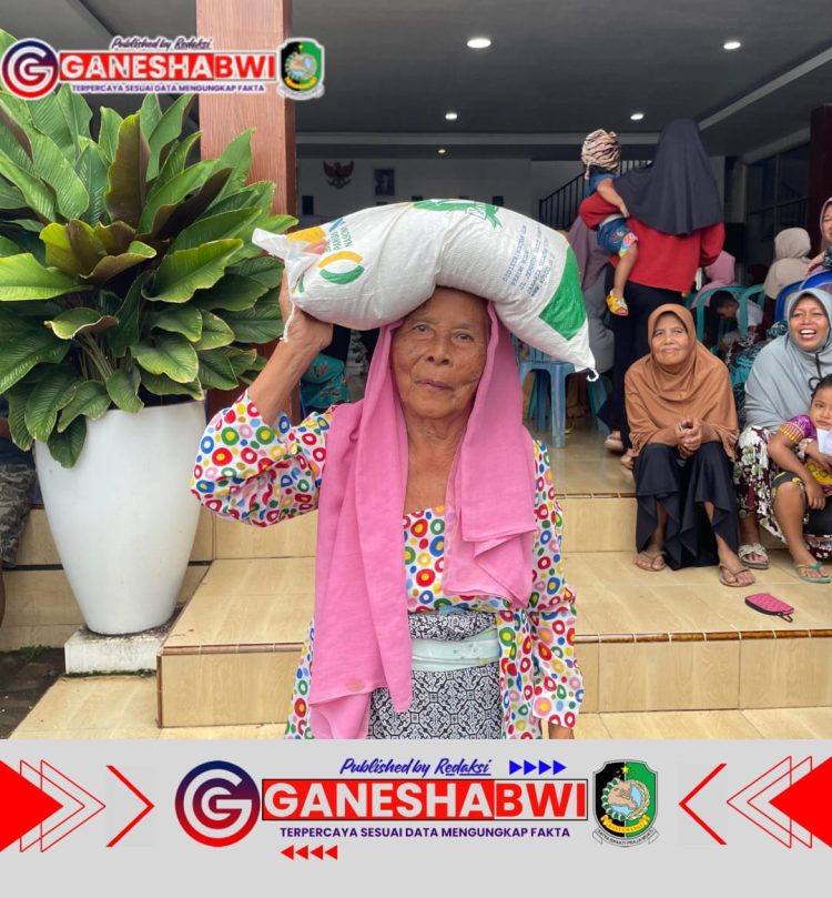 Perum BULOG Banyuwangi Salurkan 1,29 Juta Kg Beras untuk 129 Ribu Keluarga di Tahap III Banpang 2024