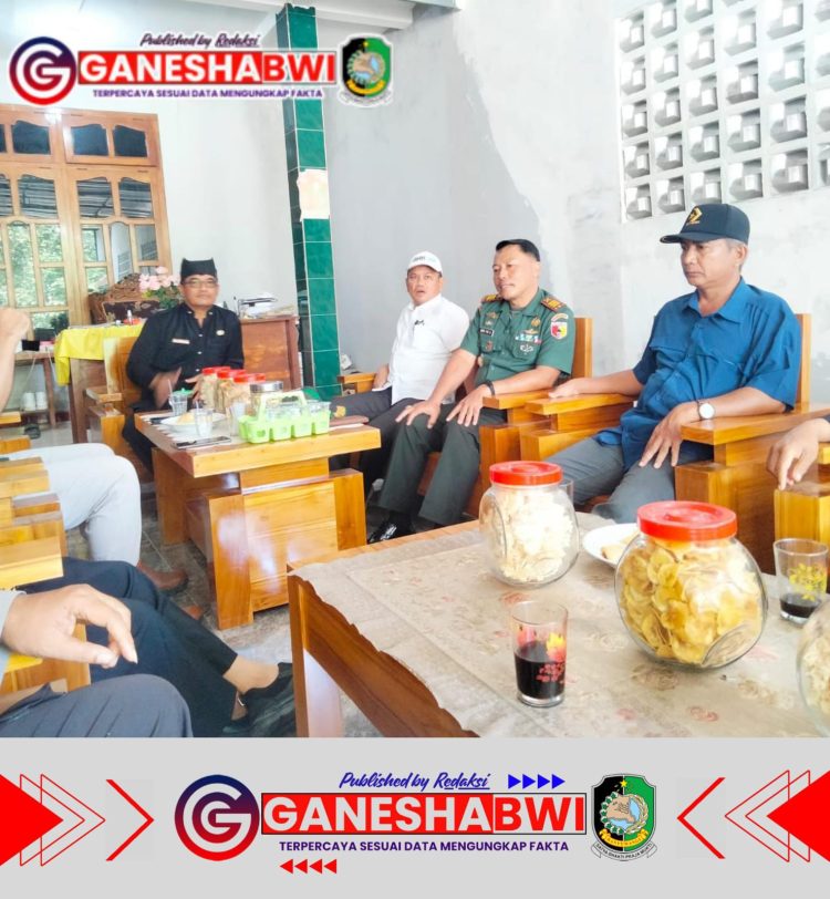 Babinsa dan Danramil Kawal Pembagian Bansos PTPN I untuk Warga Desa Kandangan