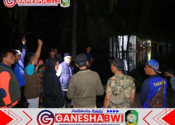 Bupati Ipuk Tinjau Banjir Rob dan Siapkan Solusi Jangka Panjang
