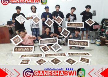 Santri Al Aziz Watukebo Dapatkan Pelatihan Kaligrafi Kayu sebagai Bekal Wirausaha