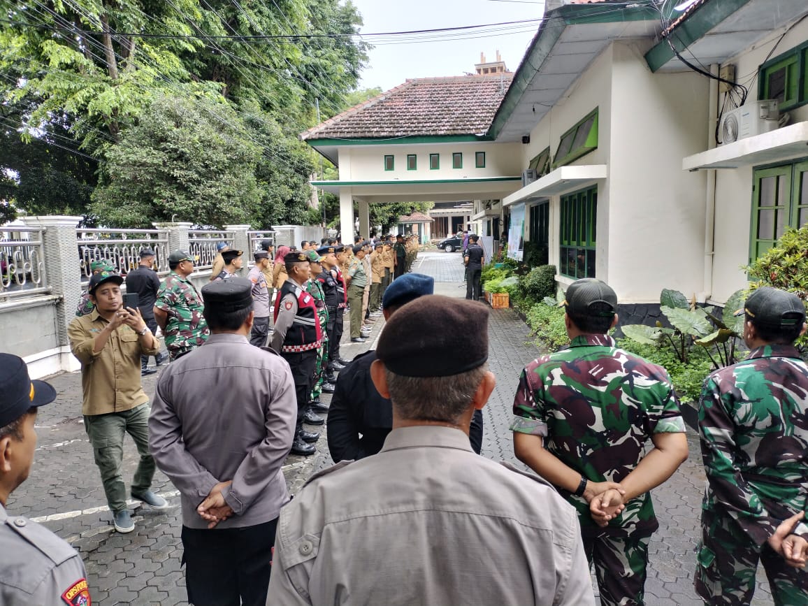 Perhutani Banyuwangi Raya Gandeng Stakeholder Bagikan 2025 Bibit Pohon untuk Pelestarian Lingkungan