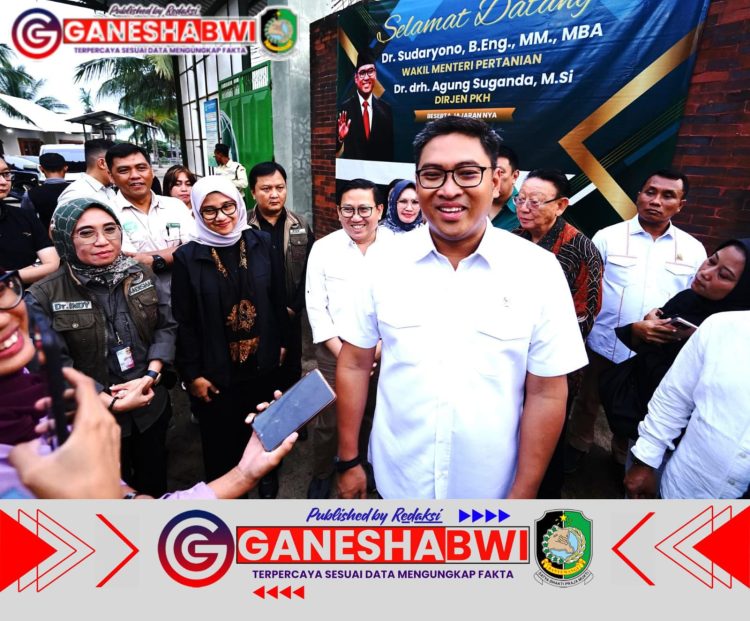 Wamen Pertanian Kunjungi Peternakan Sapi Perah Modern di Banyuwangi