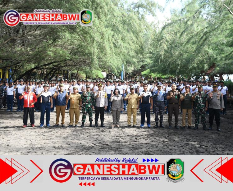 Lanal Banyuwangi Bersama Satgas Jala Wira Yudha Gelar Konservasi Lingkungan di Pantai Cemara