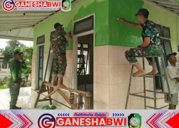 TNI dan Warga Songgon Gotong Royong Renovasi Musholla Al-Muslimin