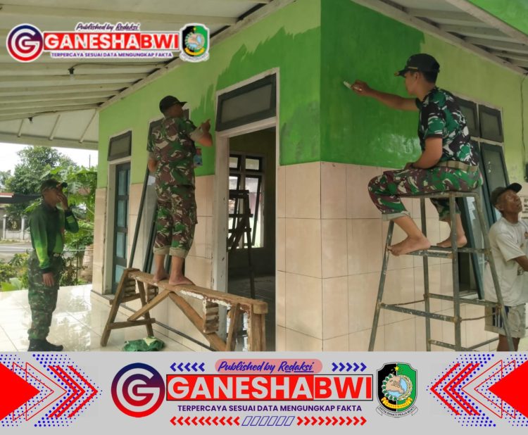 TNI dan Warga Songgon Gotong Royong Renovasi Musholla Al-Muslimin