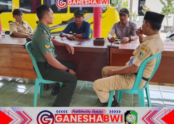 Babinsa Dadapan Gelar Rapat Komsos Bahas Keamanan dan Ketertiban Desa
