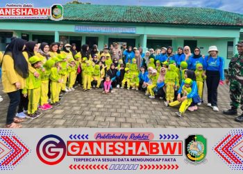 Keceriaan Siswa TK Islam Darul Mutqin Belajar Bersama di Makoramil 0825/17 Muncar