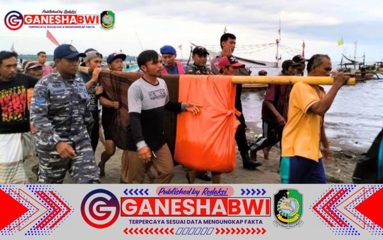 Prajurit Lanal Banyuwangi Evakuasi Korban Tenggelam di Perairan Tanjung Wedi Situbondo