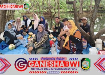 Lentera Sastra Banyuwangi Gelar Ngopi Sastra di Pantai Cacalan, Bahas Program Literasi 2025