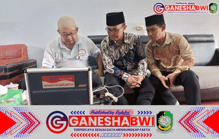 Komite MAN 1 Banyuwangi Gelar Cek Kesehatan & Terapi Bekam untuk Guru dan Pengurus