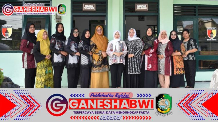 Ketua Persit KCK Cabang XXXIX Kodim 0825 Banyuwangi Kunjungi SMP Kartika IV-7 Siliragung