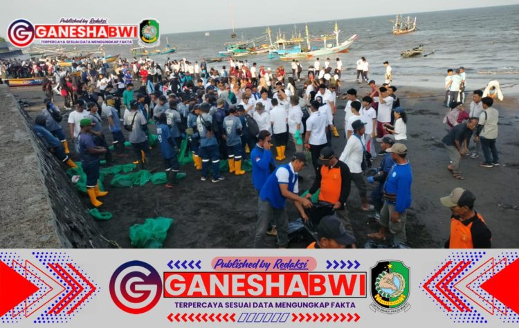 Menko Pangan Pimpin Aksi Bersih Pantai di Muncar, Serukan Laut Bersih Demi Masa Depan Nelayan