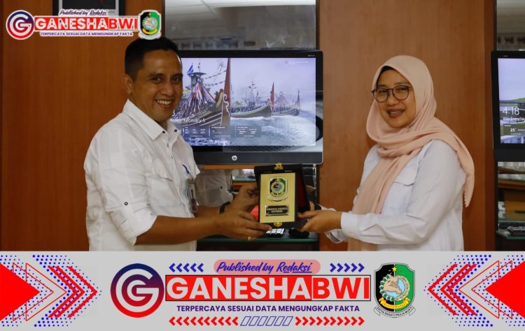 Kalapas Banyuwangi dan Bupati Bahas Program Pembinaan serta Ketahanan Pangan Kalapas Banyuwangi dan Bupati Bahas Program Pembinaan serta Ketahanan Pangan