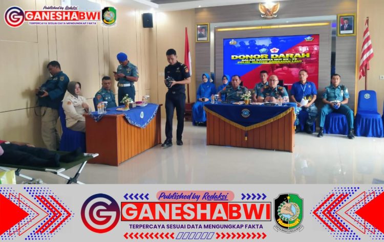 Anggota Koramil Kalipuro Ikuti Donor Darah untuk Peringati HUT ke-79 Polisi Militer Angkatan Laut