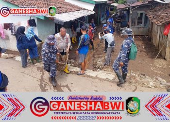 Lanal Banyuwangi Sigap Bantu Warga Terdampak Banjir di Situbondo