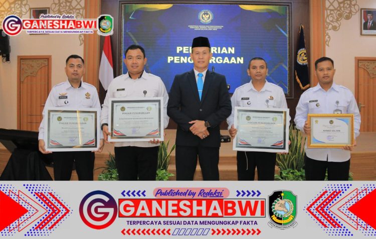 Gagalkan Penyelundupan Handphone, Kasi Admin Kamtib Lapas Banyuwangi Terima Penghargaan dari Kakanwil Ditjenpas Jatim