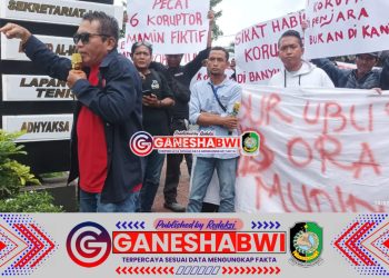 Para Aktivis Geruduk Kejari Banyuwangi Terkait Korupsi Mamin Fiktif