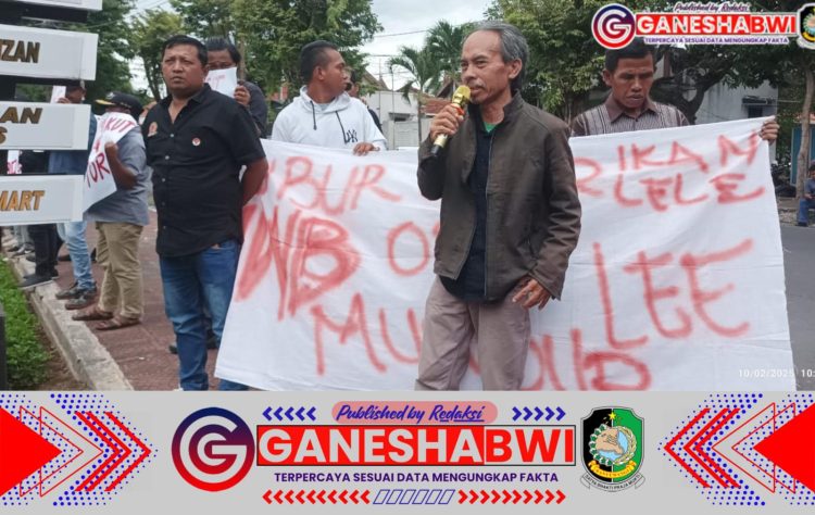 Komunitas IWB Gelar Aksi Demo Kecewa dengan Jawaban Humas Kejaksaan Negeri Banyuwangi