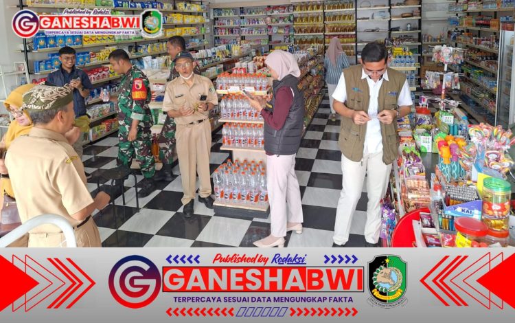 Jelang Ramadan, Polresta Banyuwangi Sidak Pasar Pastikan Stok Bapokting Aman