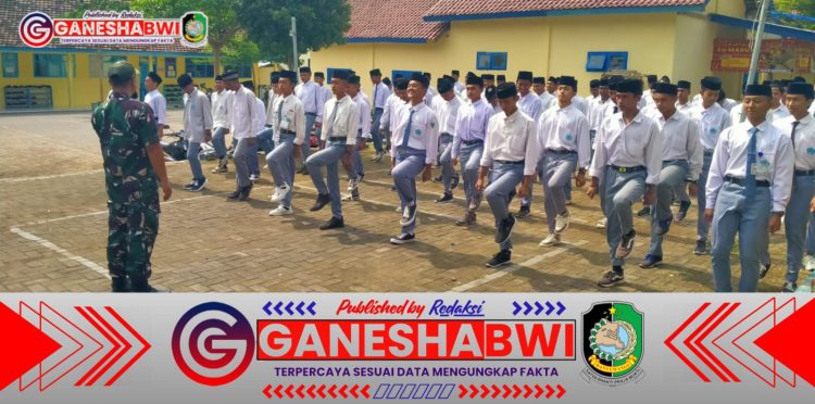 Babinsa Koramil Kalipuro Berikan Pelatihan PBB dan LDKS di MA Ibrahimy