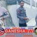 Polsek Kabat Patroli dan Bagikan Bunga Tabur Gratis untuk Peziarah Jelang Ramadan