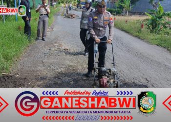 Polresta Banyuwangi dan Dinas Terkait Perbaiki Jalan Rusak untuk Keselamatan Lalu Lintas Jelang Ramadan