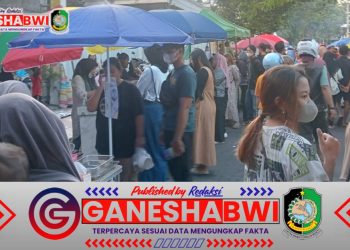 Pasar Takjil Jalan Letjen Sutoyo Banyuwangi Ramai Diserbu Pembeli di Hari Pertama Ramadan
