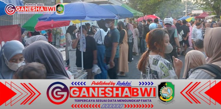 Pasar Takjil Jalan Letjen Sutoyo Banyuwangi Ramai Diserbu Pembeli di Hari Pertama Ramadan