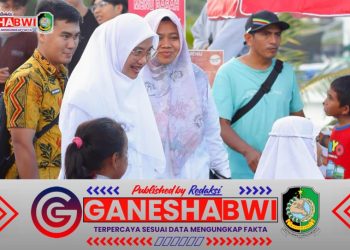 Bupati Ipuk Ajak Warga Banyuwangi Diet Kantong Plastik di Pasar Takjil Ramadan