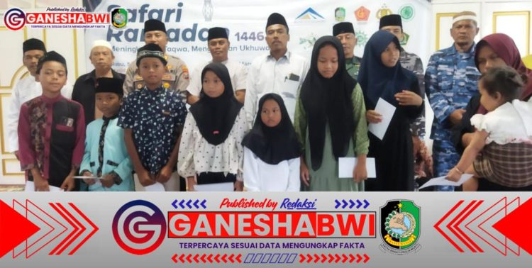 TNI Bersama Masyarakat Hadiri Safari Ramadhan 1446 H di Masjid Baitul Fallah Pesanggaran