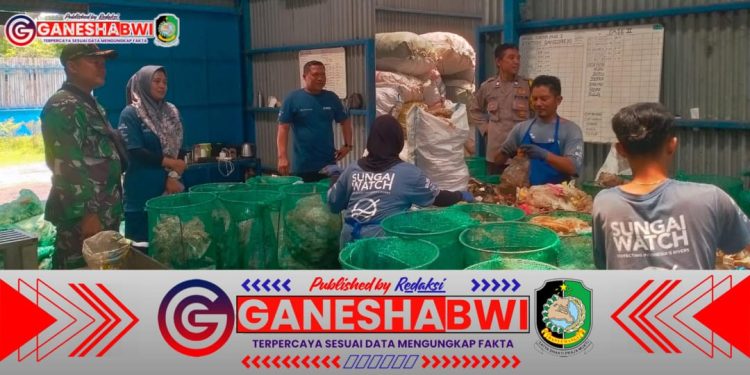 Babinsa Desa Kebondalem Dukung Program Sungai Watch untuk Kebersihan Lingkungan