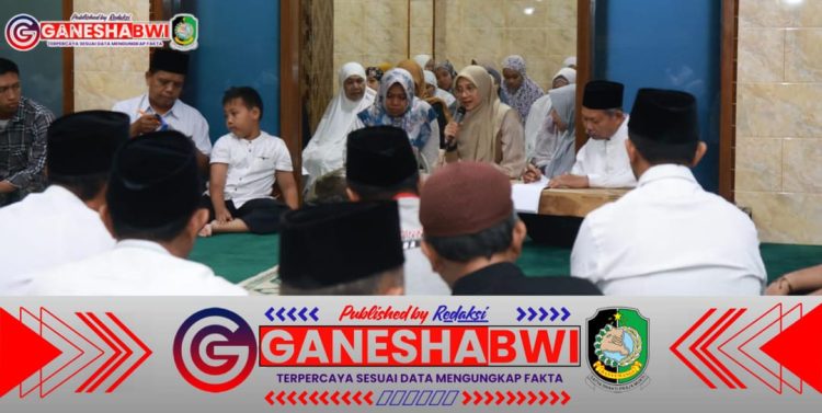 Bupati Ipuk Tarawih Bersama Warga, Ajak Muhammadiyah Berkolaborasi Bangun Banyuwangi