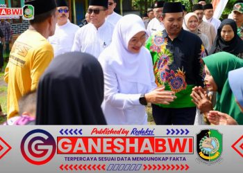Bupati Ipuk Jemput Bola Layanan Publik, Sambangi Warga di Tengah Hutan Pinus