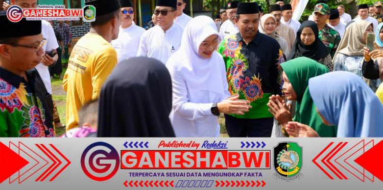 Bupati Ipuk Jemput Bola Layanan Publik, Sambangi Warga di Tengah Hutan Pinus