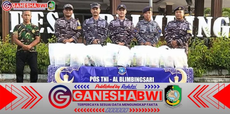 Pos TNI AL Blimbingsari Berbagi Takjil, Pererat Silaturahmi dengan Masyarakat di Bulan Ramadhan
