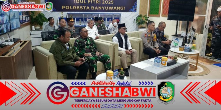 Dandim 0825/Banyuwangi Pantau Keamanan Malam Takbir Lewat Vicon di Pelabuhan Ketapang
