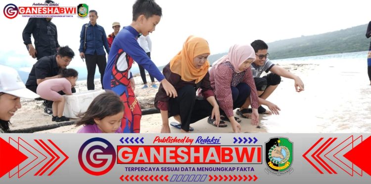 Libur Lebaran, Gubernur Khofifah Liburan Bareng Keluarga dan Lepas Tukik di Pulau Tabuhan Banyuwangi