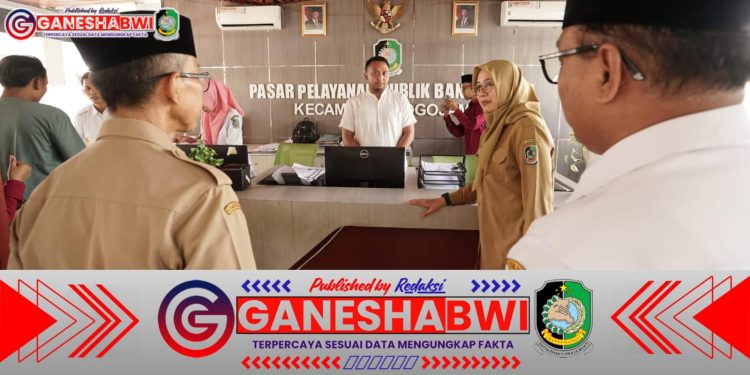 Pertama Kerja, Bupati Ipuk Sidak Pelayanan Publik: Soroti Keramahan Petugas dan Kebersihan Kantor