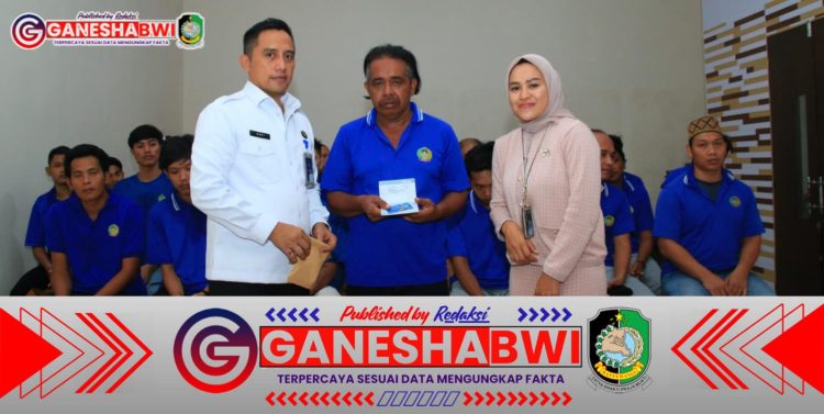 Lapas Banyuwangi Terapkan Transaksi Non-Tunai, Serahkan Rekening dan Kartu ATM untuk Warga Binaan