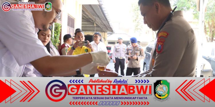 Kapolresta Banyuwangi Tindak Tegas Penyalahgunaan Narkoba, Gelar Tes Urine Mendadak untuk Seluruh Personel