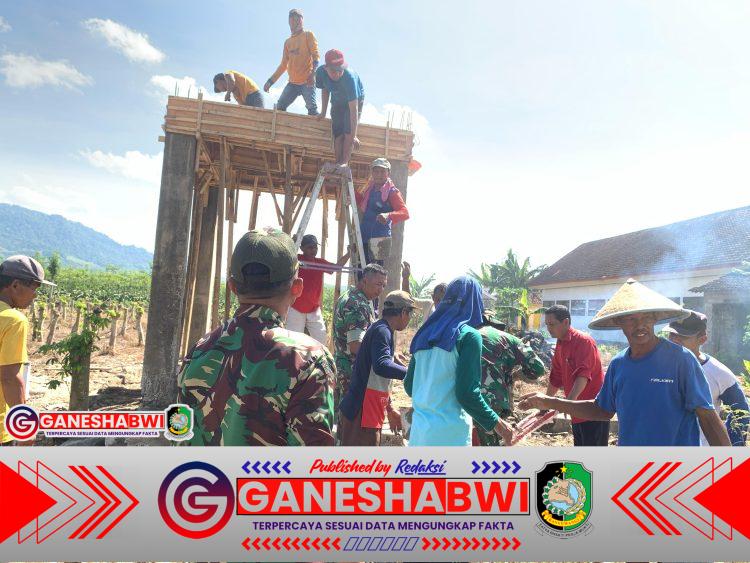 TNI dan Warga Sumberagung Kompak, Gotong Royong Bangun Tandon Air Bersih TNI dan Warga Sumberagung Kompak, Gotong Royong Bangun Tandon Air Bersih
