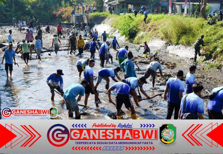 Kodim 0825/Banyuwangi Bersama Pemkab dan Warga Bersinergi Bersihkan Saluran Irigasi DAM Durrahman Kodim 0825/Banyuwangi Bersama Pemkab dan Warga Bersinergi Bersihkan Saluran Irigasi DAM Durrahman