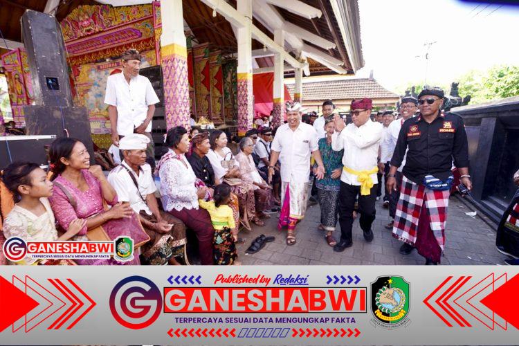 Rayakan Hari Raya Kuningan, Wabup Mujiono Ajak Umat Hindu Jaga Kedamaian dan Bangun Banyuwangi Rayakan Hari Raya Kuningan, Wabup Mujiono Ajak Umat Hindu Jaga Kedamaian dan Bangun Banyuwangi