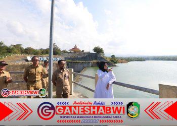 Jaga Ketahanan Pangan Saat Musim Kemarau, Bupati Ipuk Tinjau Waduk Bajulmati