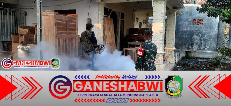 Cegah DBD, Babinsa Sukomaju Dampingi Fogging di Dua Dusun