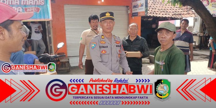 Polresta Banyuwangi Berbagi Ratusan Nasi Kotak Lewat Program Jum’at Berkah Polresta Banyuwangi Berbagi Ratusan Nasi Kotak Lewat Program Jum’at Berkah